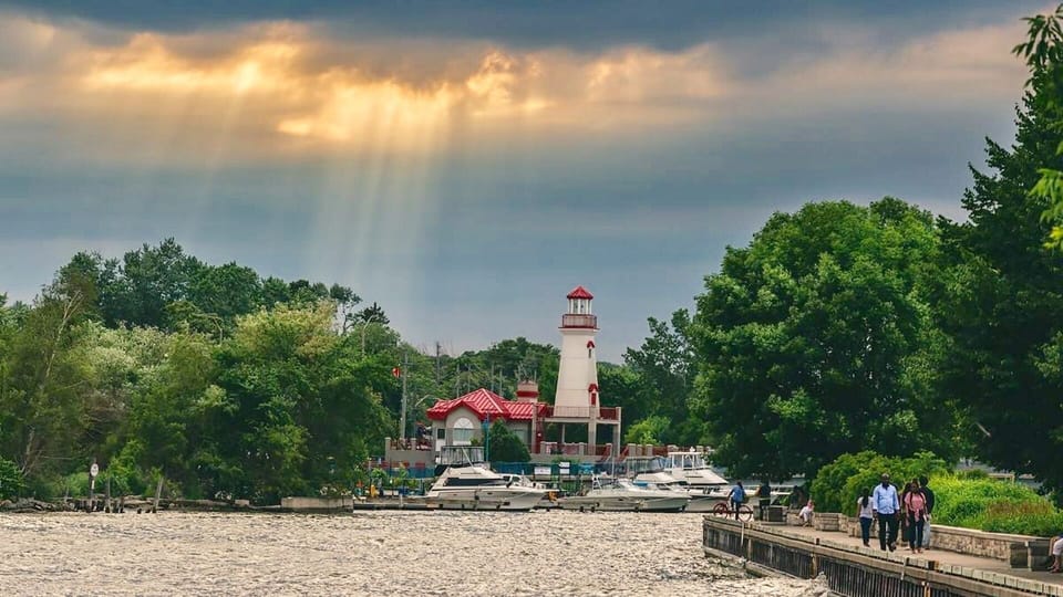 Port Credit lighthouse and boardwalk