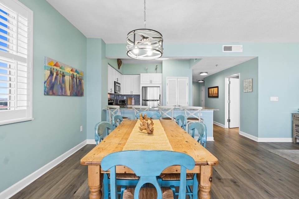 Gather around the table for up to six guests — ideal for sharing meals, playing cards, or enjoying a round of board games with friends and family. 🌟