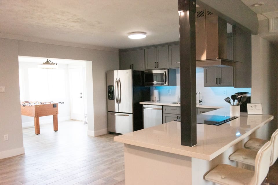 Stocked kitchen-bring your own food.