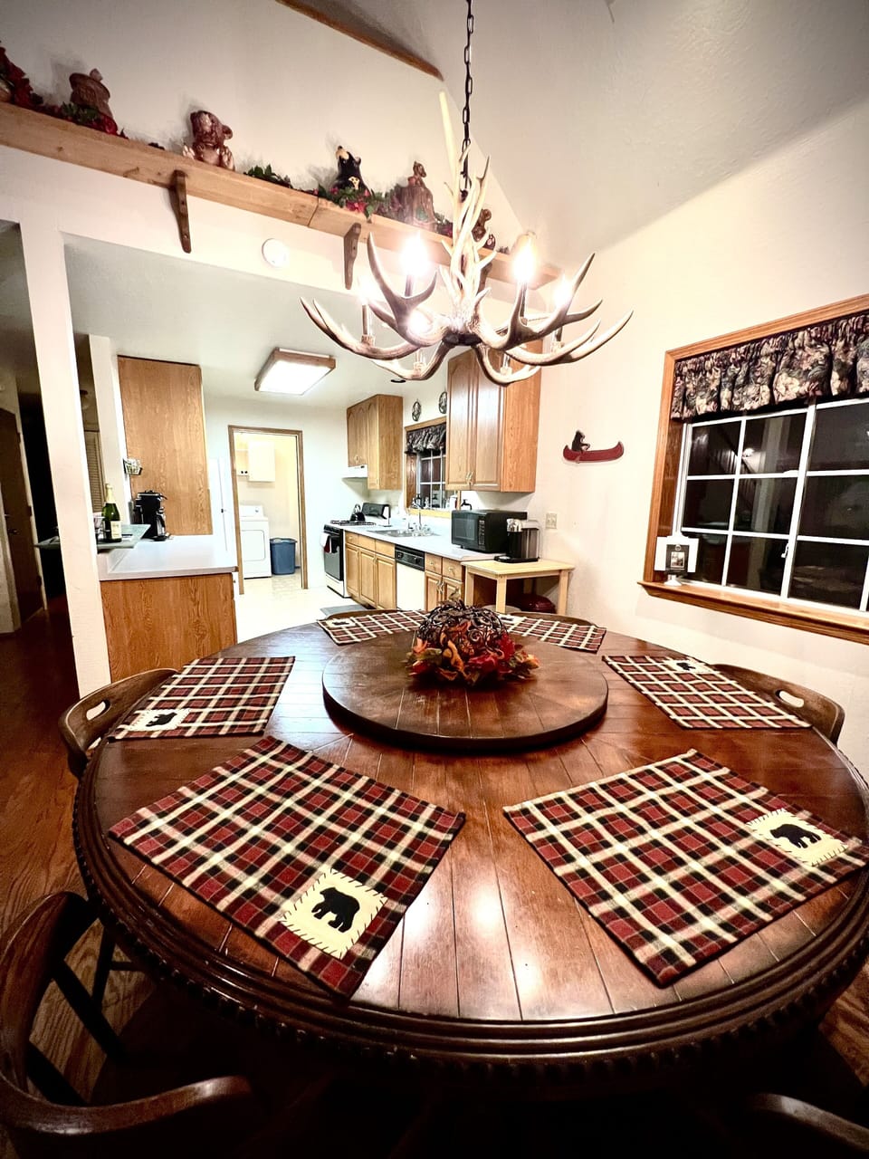 Dining Table seats up to 8 guests 