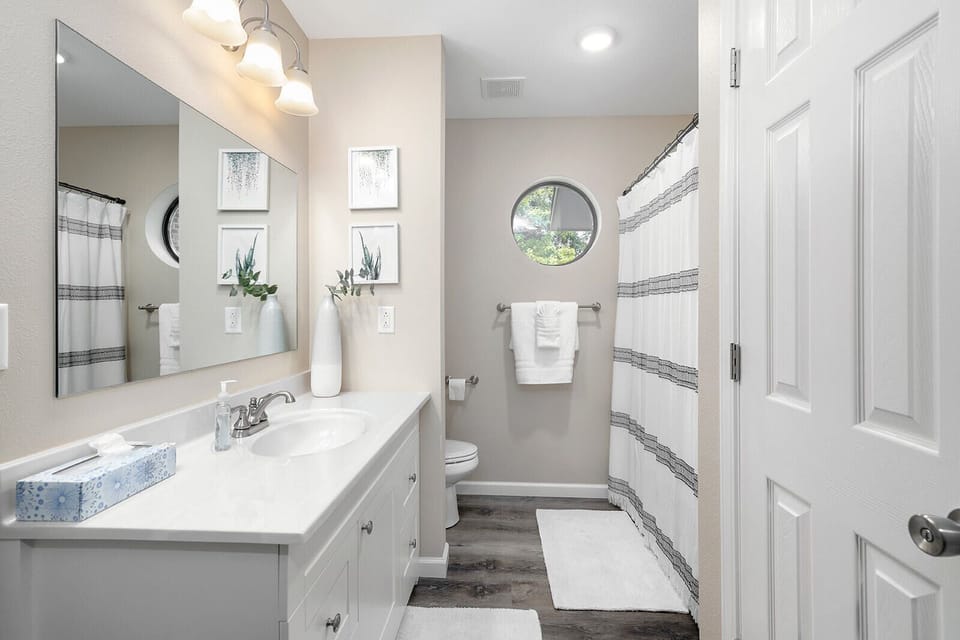 Main-floor en-suite full bathroom 
