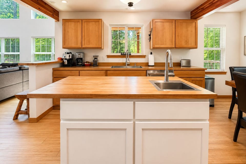 Prep island in kitchen