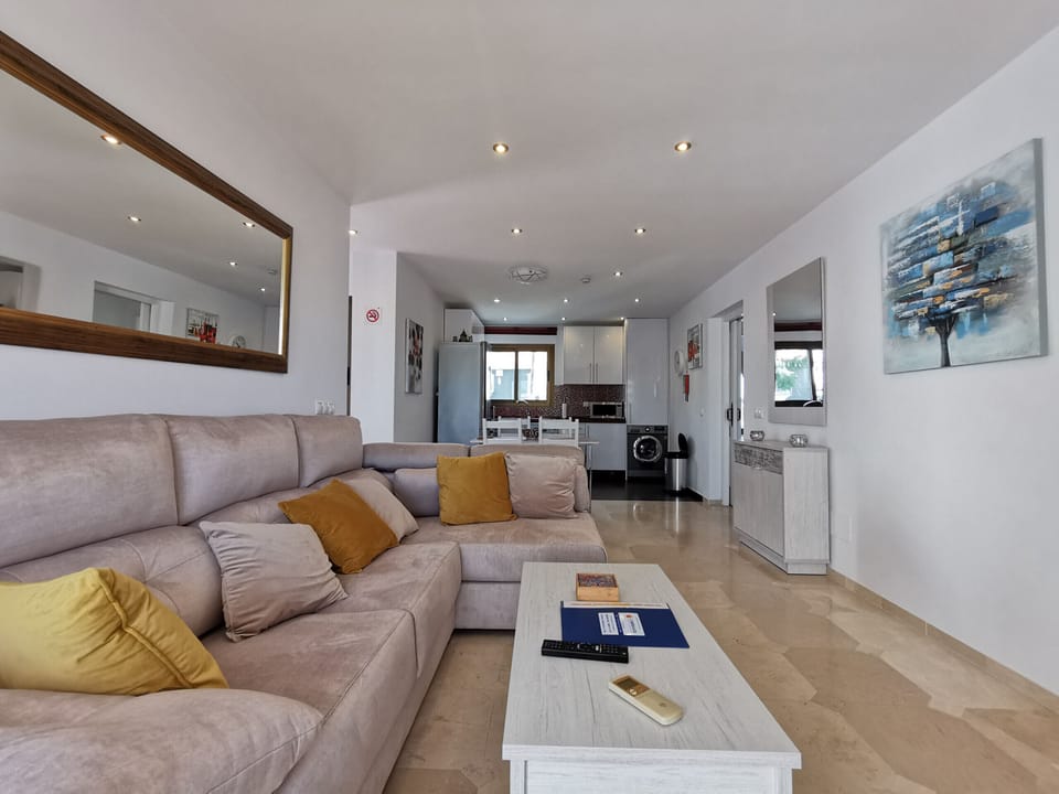 Living/dining room and open-plan kitchen