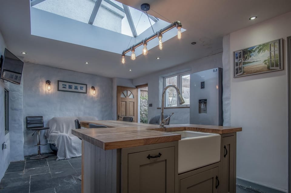 Cambrian Cottage - 3 Bedroom Cottage - Tenby (6364)