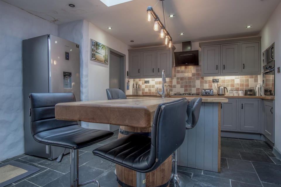 Cambrian Cottage - 3 Bedroom Cottage - Tenby (6358)