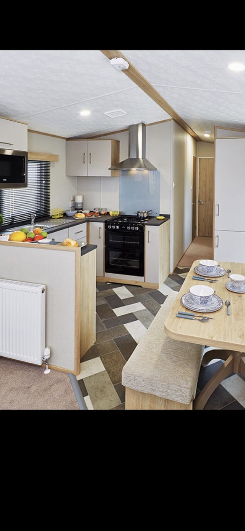 Kitchen overview 