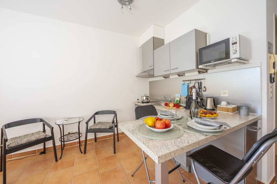 Kitchen and dining area