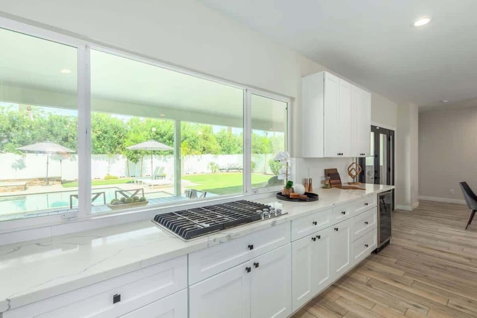 Gouremt Chefs Kitchen with 5 Burner Gas Range