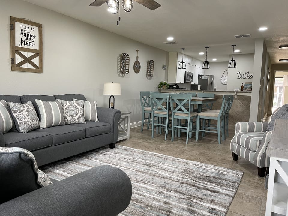 Open floor concept to enjoy 