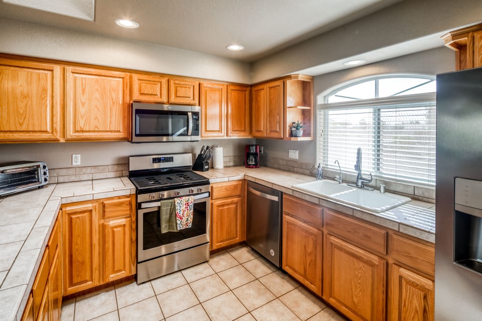 full kitchen