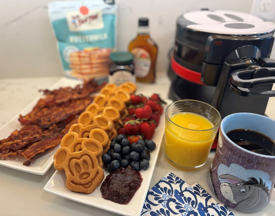 Fully equipped kitchen lets you whip up all your favorites, including those magical Mickey waffles, just like they serve at the Disney restaurants!