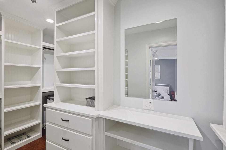 Bright and spacious closet