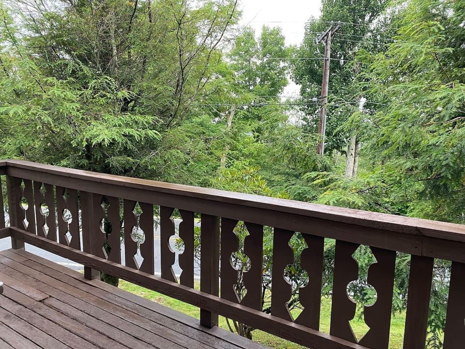 Upstairs balcony