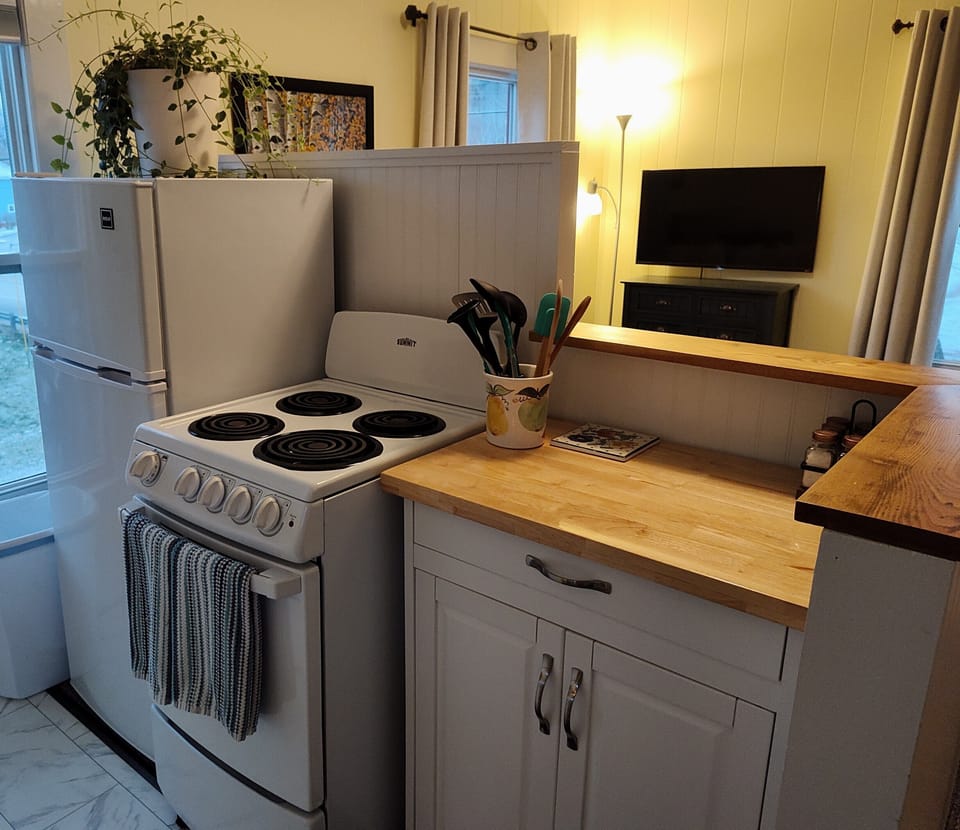 Reverse on kitchenette. Roku TV.