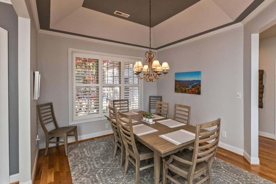 Highland Hideaway Dining Room