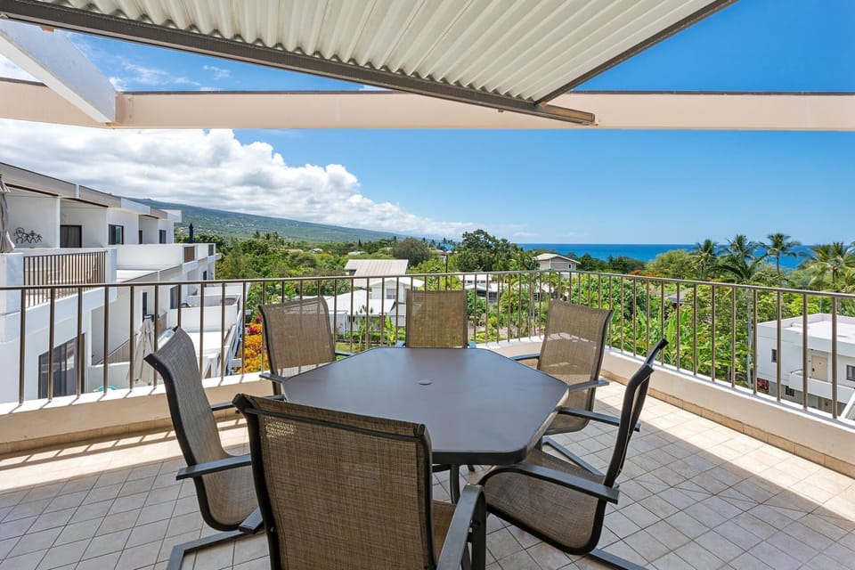 Mountain and Ocean view from the lanai