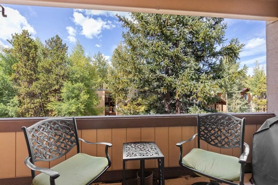 Private outdoor patio with seating for 2