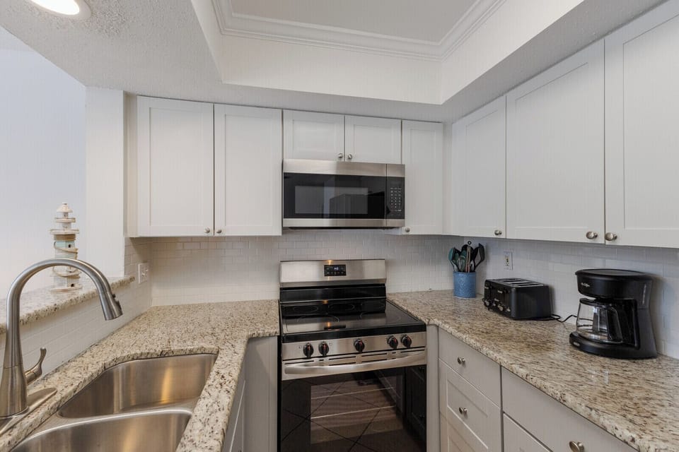 Fully equipped kitchen