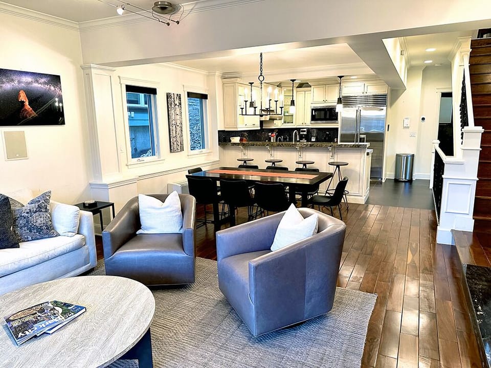 Family and Dinning room