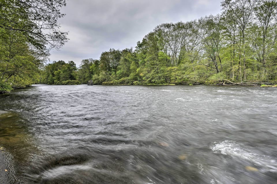 Nearby Attraction | Salmon River