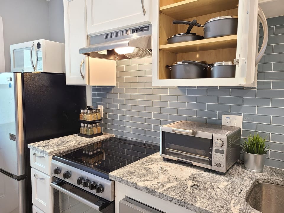 Oven toaster and microwave for your convenience