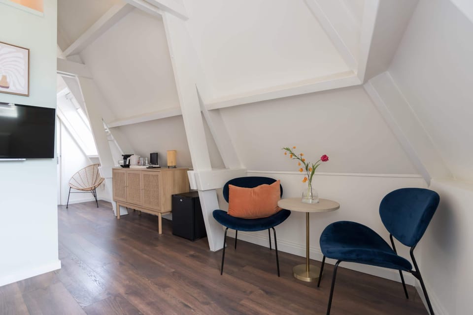 Seating area and coffee and tea station
