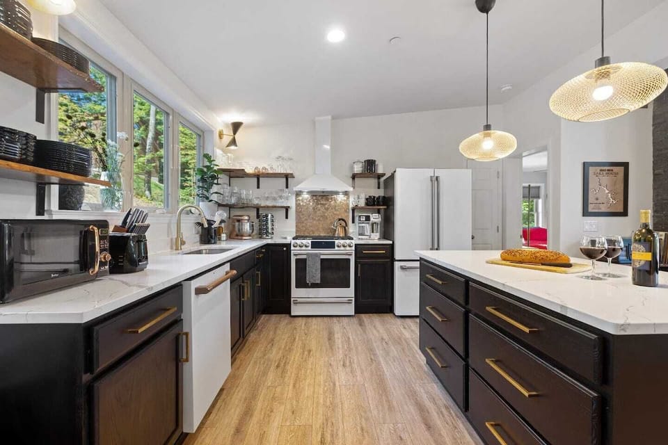 High end Calacatta Laza quartz counter tops to cook in your dream kitchen on your dream vacation!
