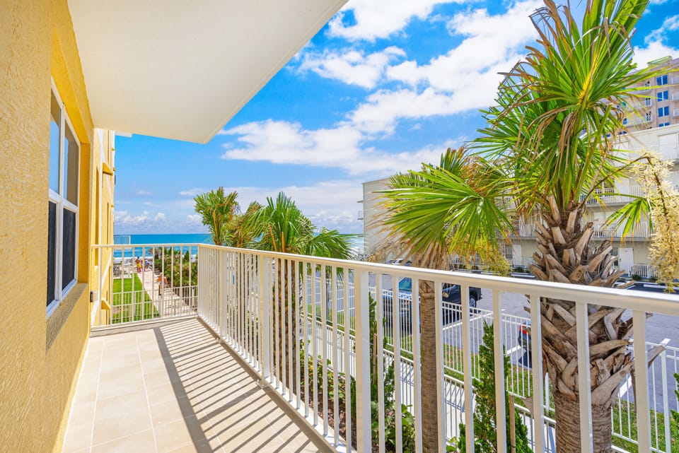 Ocean-facing side of the balcony