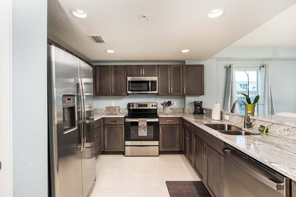 Fully Stocked Kitchen