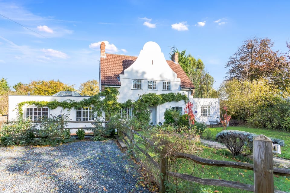 External front of house view 