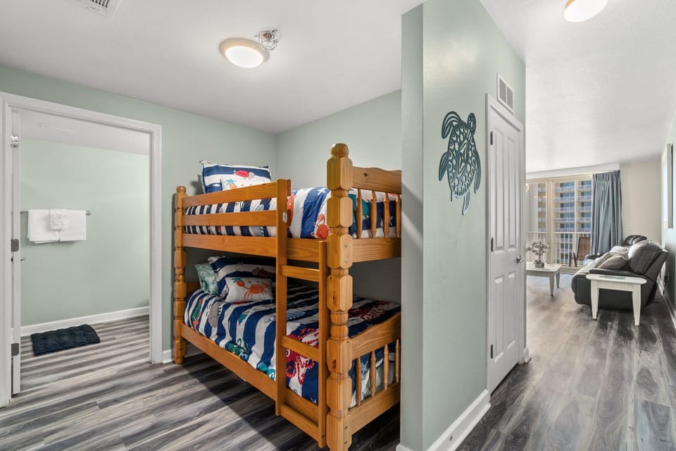 Bunk bedroom with ensuite full bath
