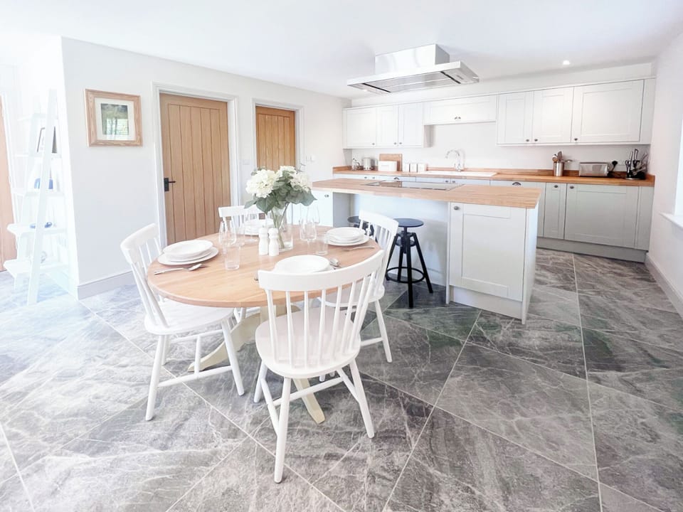 Dining Area | The Old Stables 3 - The Old Stables, Winterslow, near Salisbury