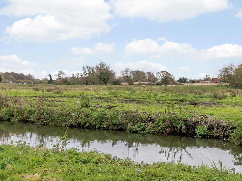 Surrounding area | Riverside Cottage, Loddon