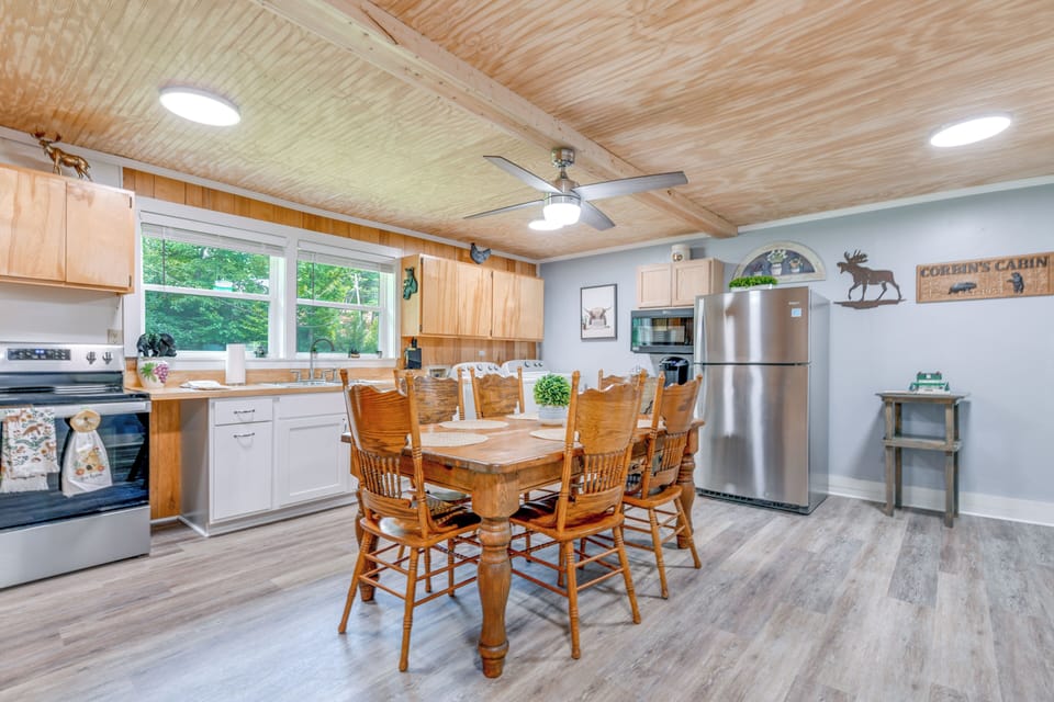 Dining Room | Washer & Dryer