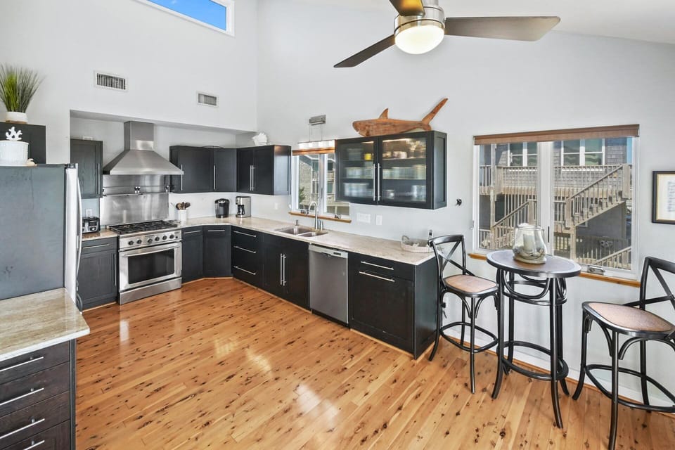 Surf-or-Sound-Realty-980-Tiffy-Kitchen-1