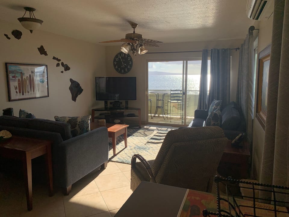 View from the family room to the lanai