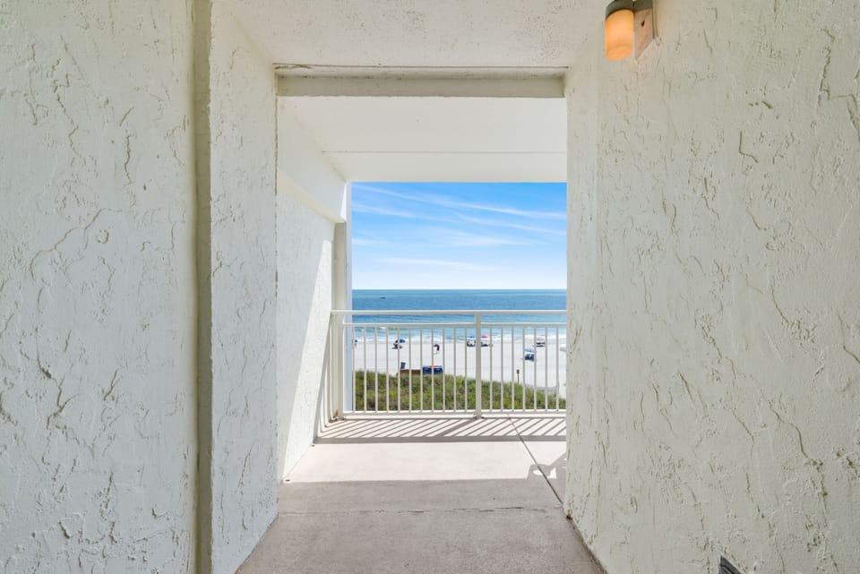 A spectacular ocean view from every balcony!