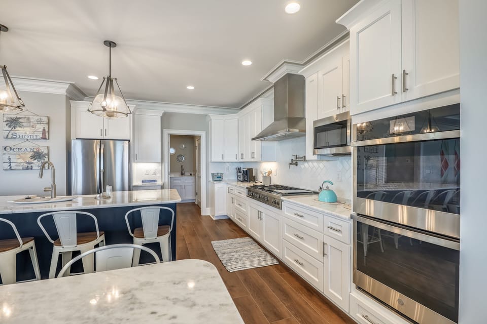 Your family chief will love having the double ovens.