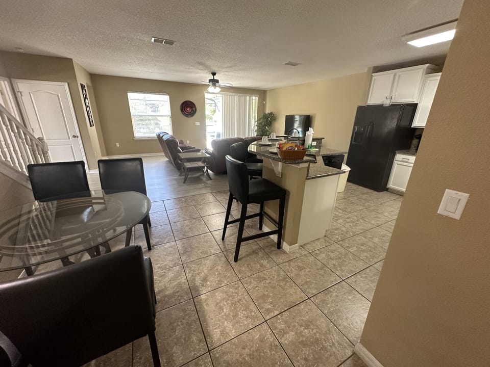 Kitchen area eating nook