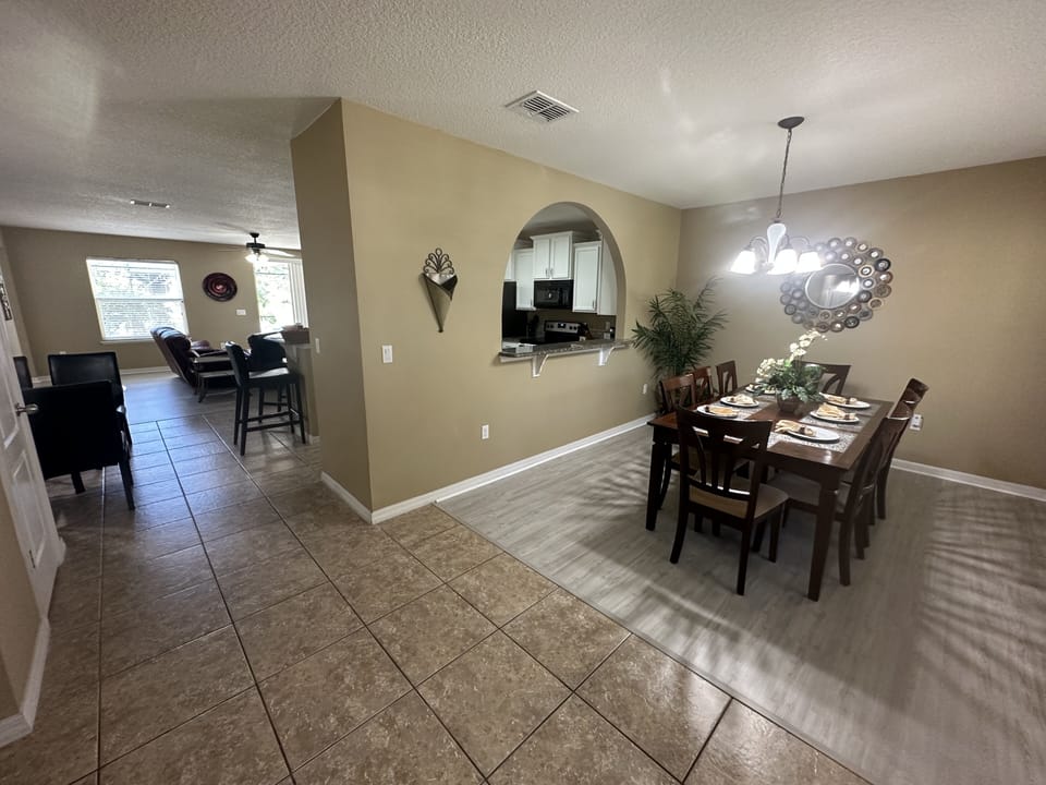 multiple dining areas