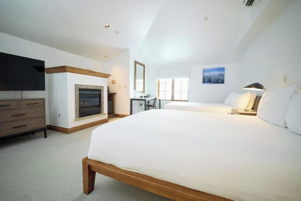 Vail Gravity Haus Double Queen Room