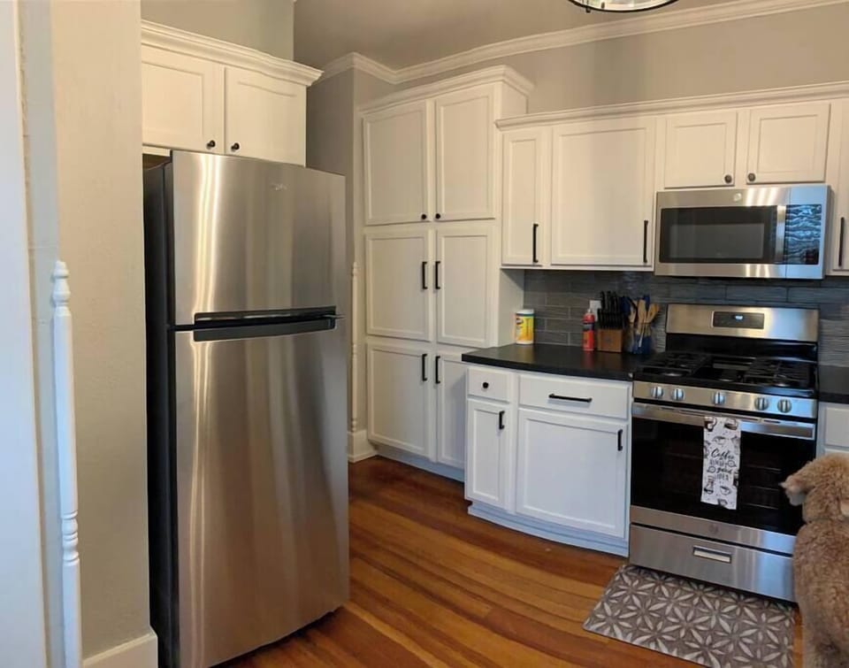 Cook, create, or simply grab a snack. This kitchen fits your flow.