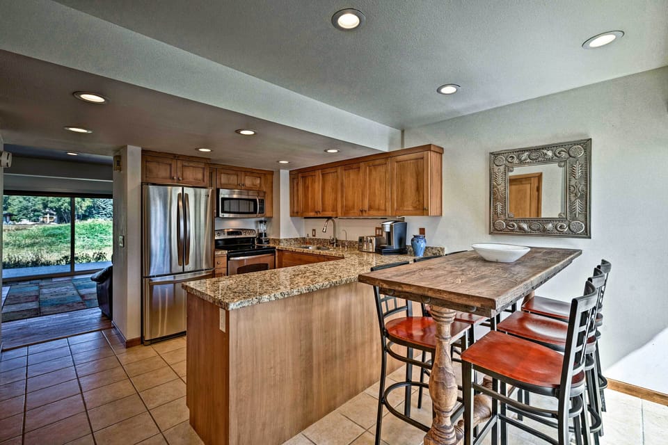 Dining Area & Kitchen | Electric Heating | Free WiFi (High-Speed)