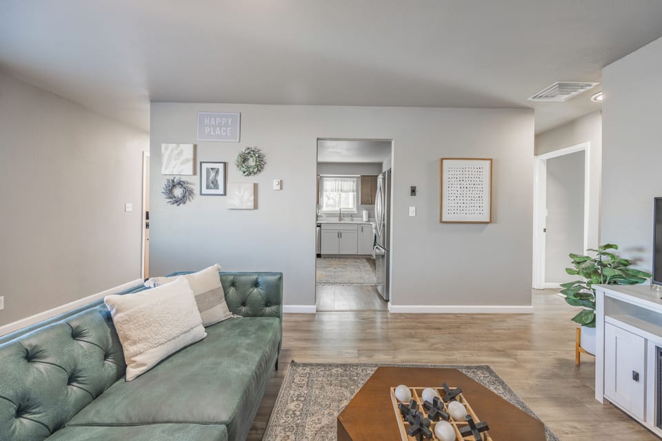 Living Room (3)