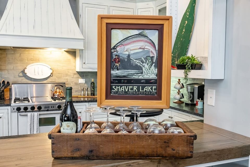 Enjoy a bottle of wine upon arrival! The kitchen was made with a chef's taste in mind!  Fully equipped with everything you need to prepare all of your favorite meals.