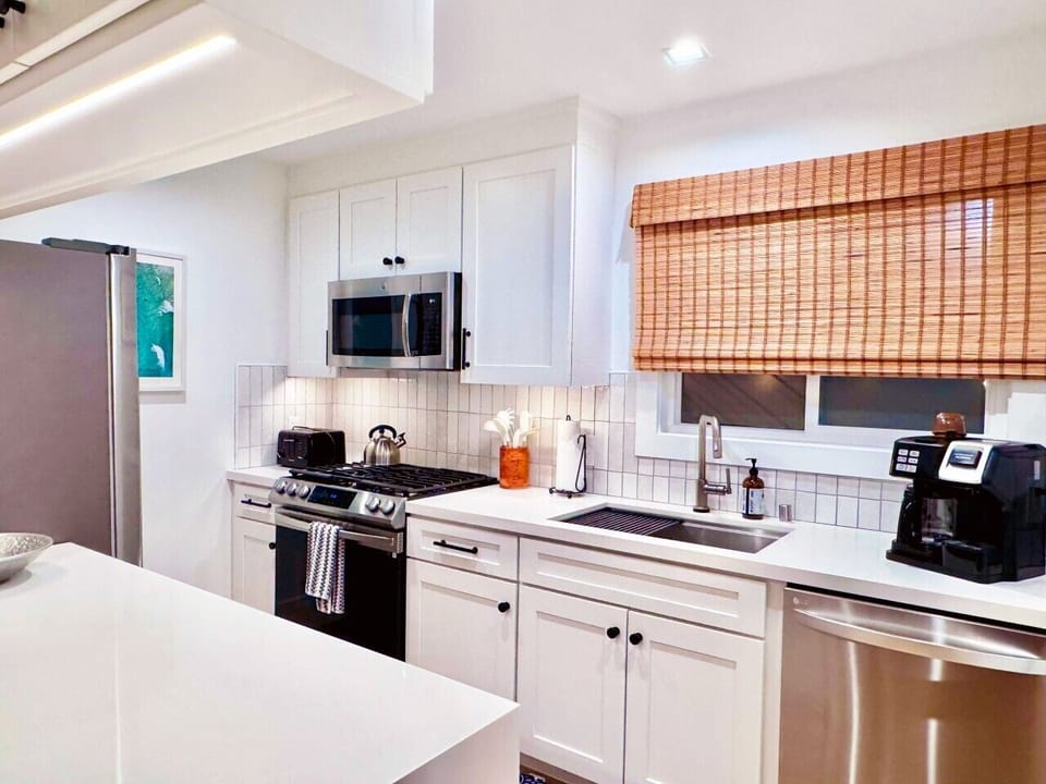 Bright kitchen with everything you need.