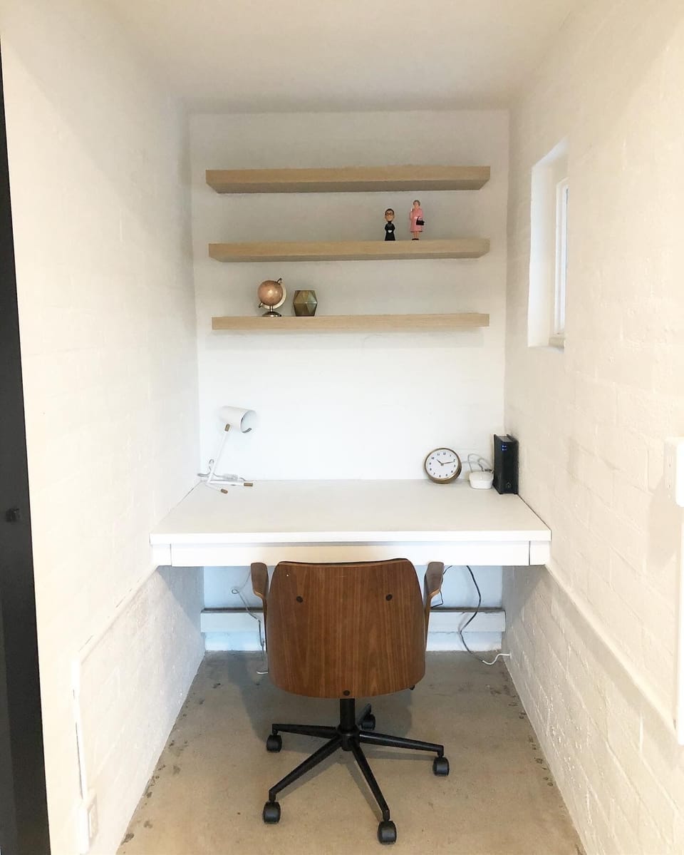 Built in office area (living room).