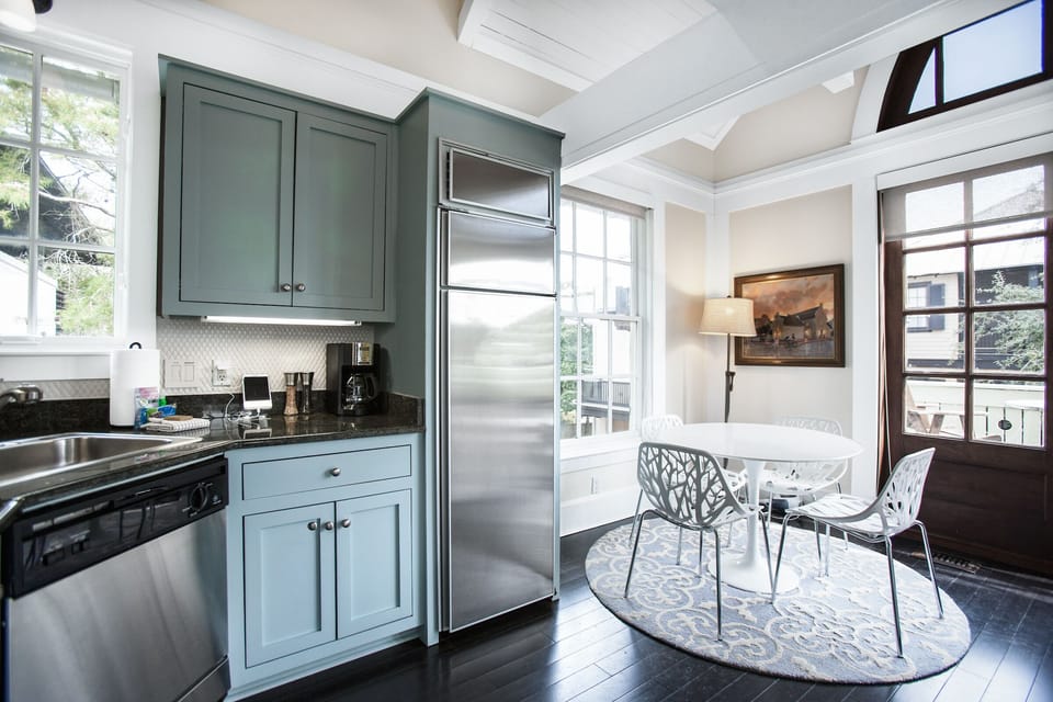 Gather together for home-cooked meals at the breakfast table.