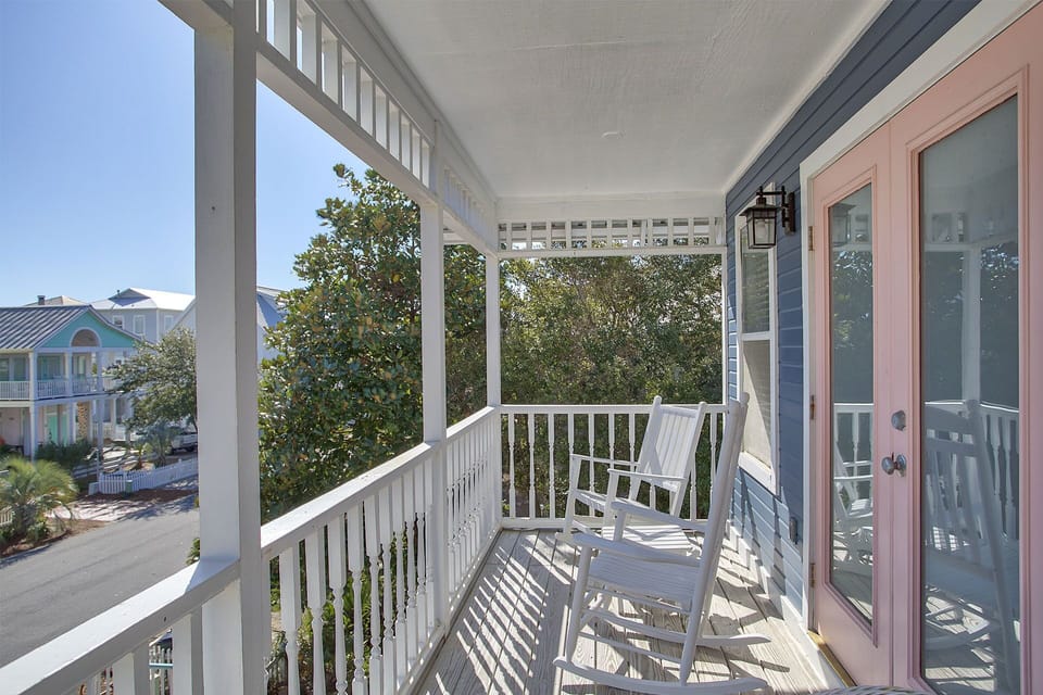 21-Periwinkle-Balcony