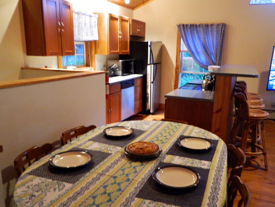 Dining Table / Kitchen